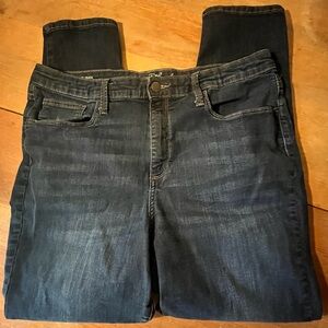 Universal Thread Woman’s Jeans Size 16
